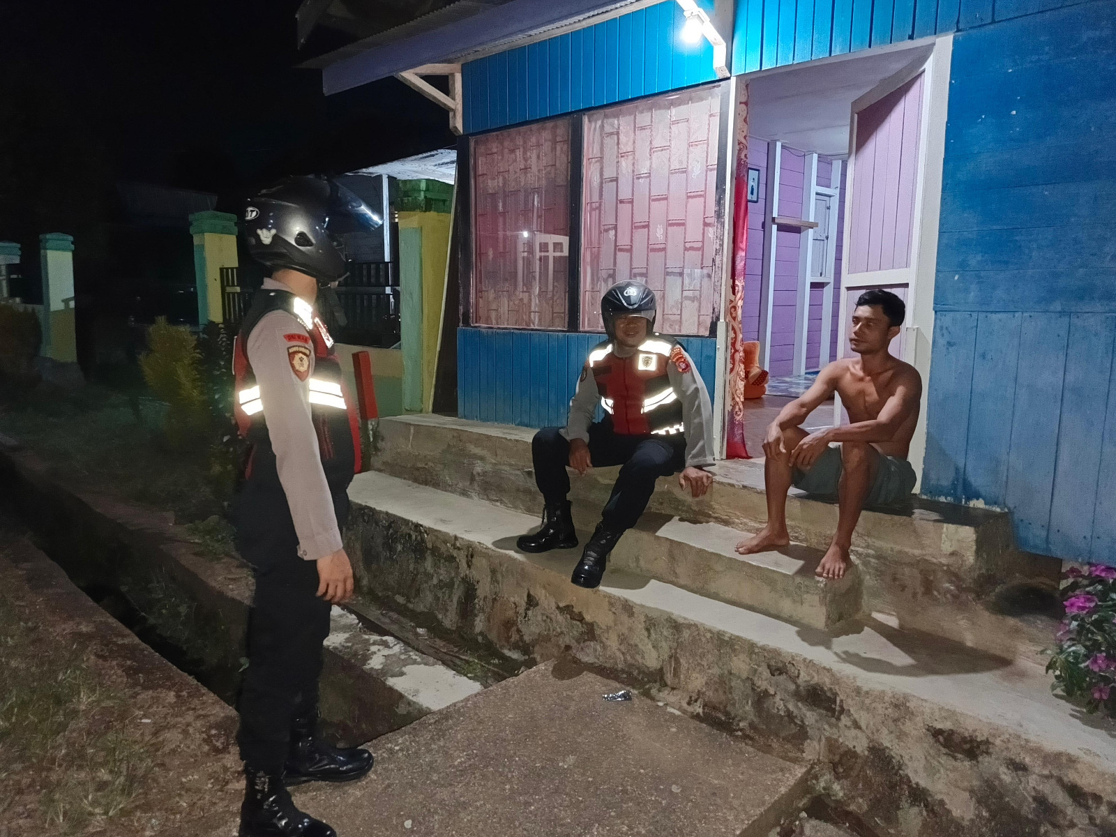 Personel Polsek Delang melaksanakan sambang kemasyarakat