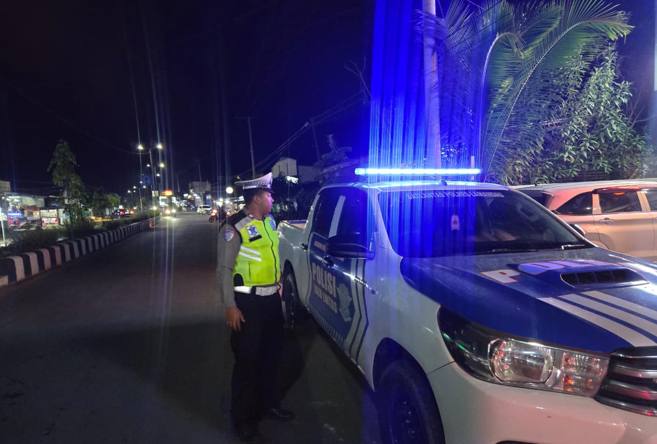 Piket Lantas Patroli Blue Light Polres Lamandau di Malam Hari