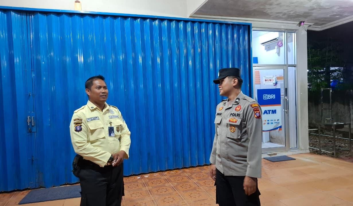 Piket Polsek Patroli dan Silaturahmi dengan Satpam Bank BRI