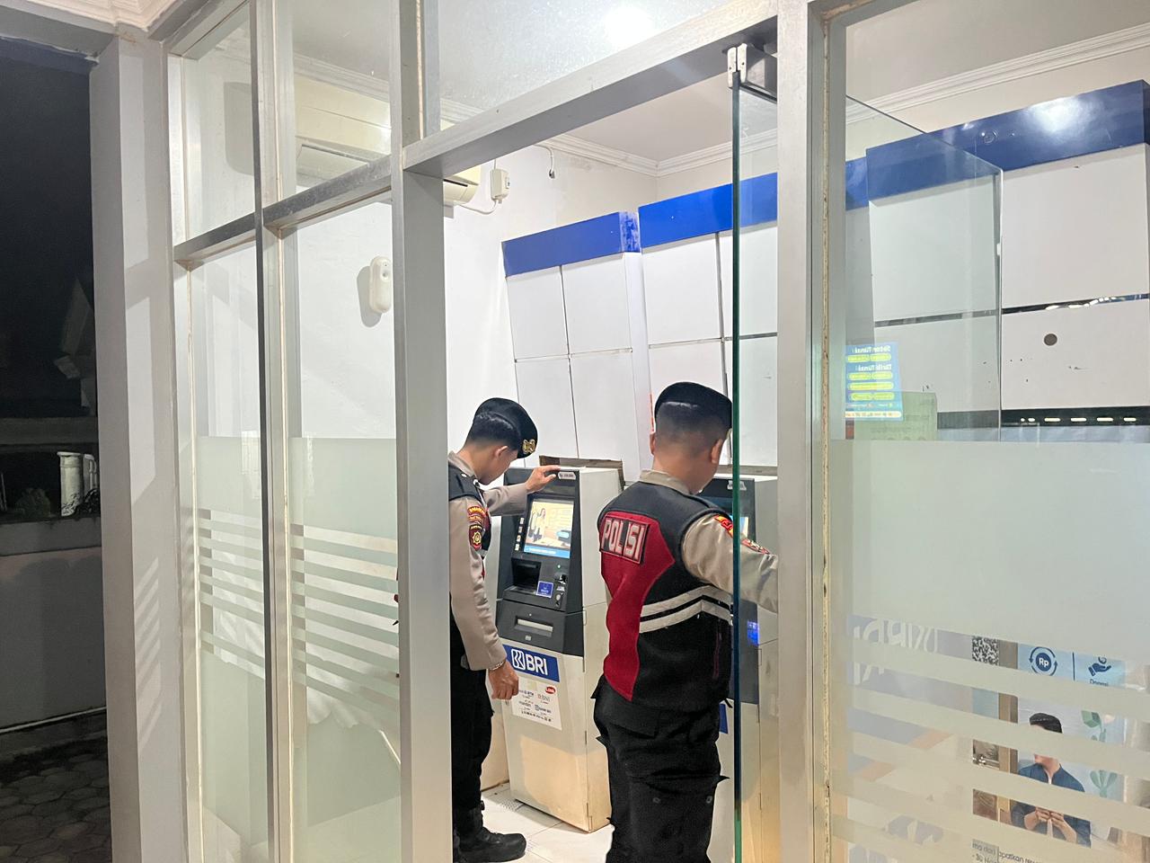 Personel Sat Samapta Patroli ke Sejumlah ATM di Wilayah Hukum Polres Lamandau