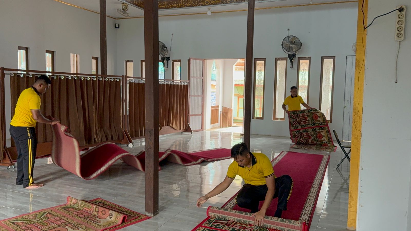 *_Merawat Rumah Ibadah, Menjaga Kekhusyukan Ramadan: Bakti Religi Polsek Marikit Dukung Program Indonesia ASRI._*