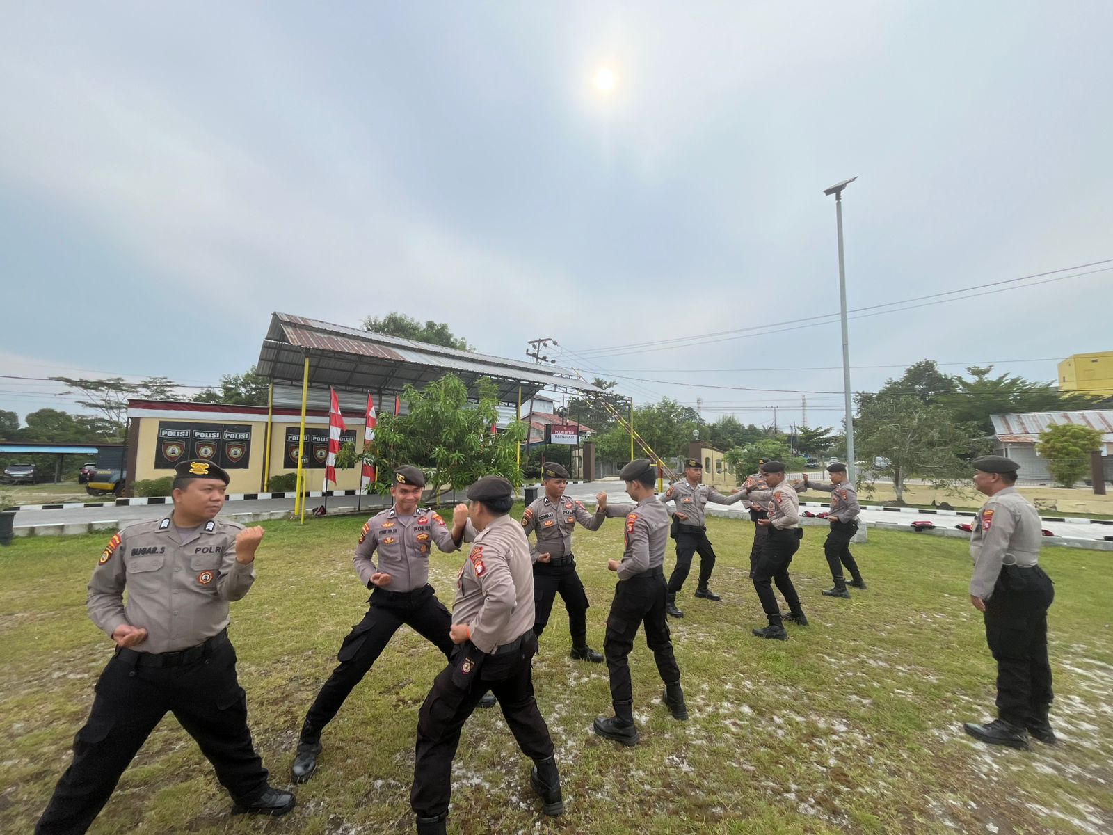 Rutin Latihan Bela Diri, Personel Samapta Polres Katingan Tingkatkan Kesiapsiagaan.