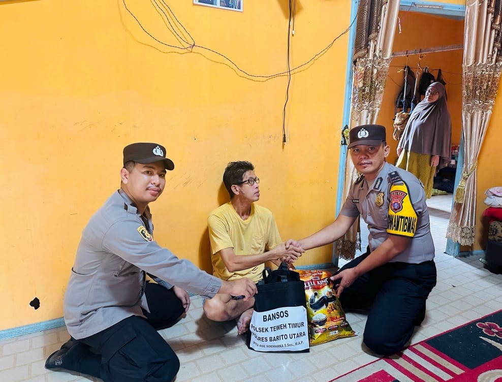 Tebar Kebaikan, Polsek Teweh Timur Salurkan Bantuan Sosial di Desa Benangin I
