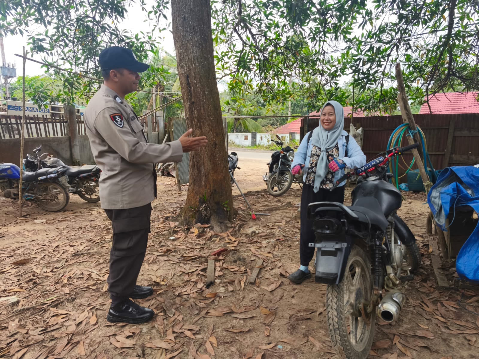 Dalam Rangka Menjaga Situasi Kamtibmas yang Kondusif, Polsek Teweh Tengah Laksanakan Patroli