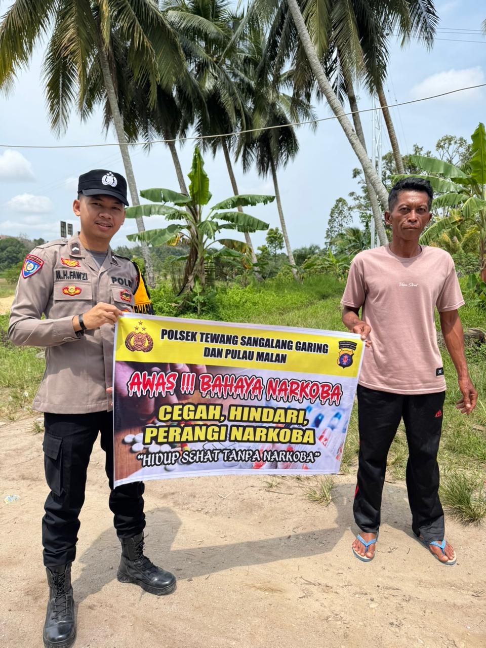 ‎Melalui Media Spanduk, Polsek Tewang Sangalang Garing dan Pulau Malan Imbau Warga Tidak Terjerumus  Penyalahgunaan Narkoba.