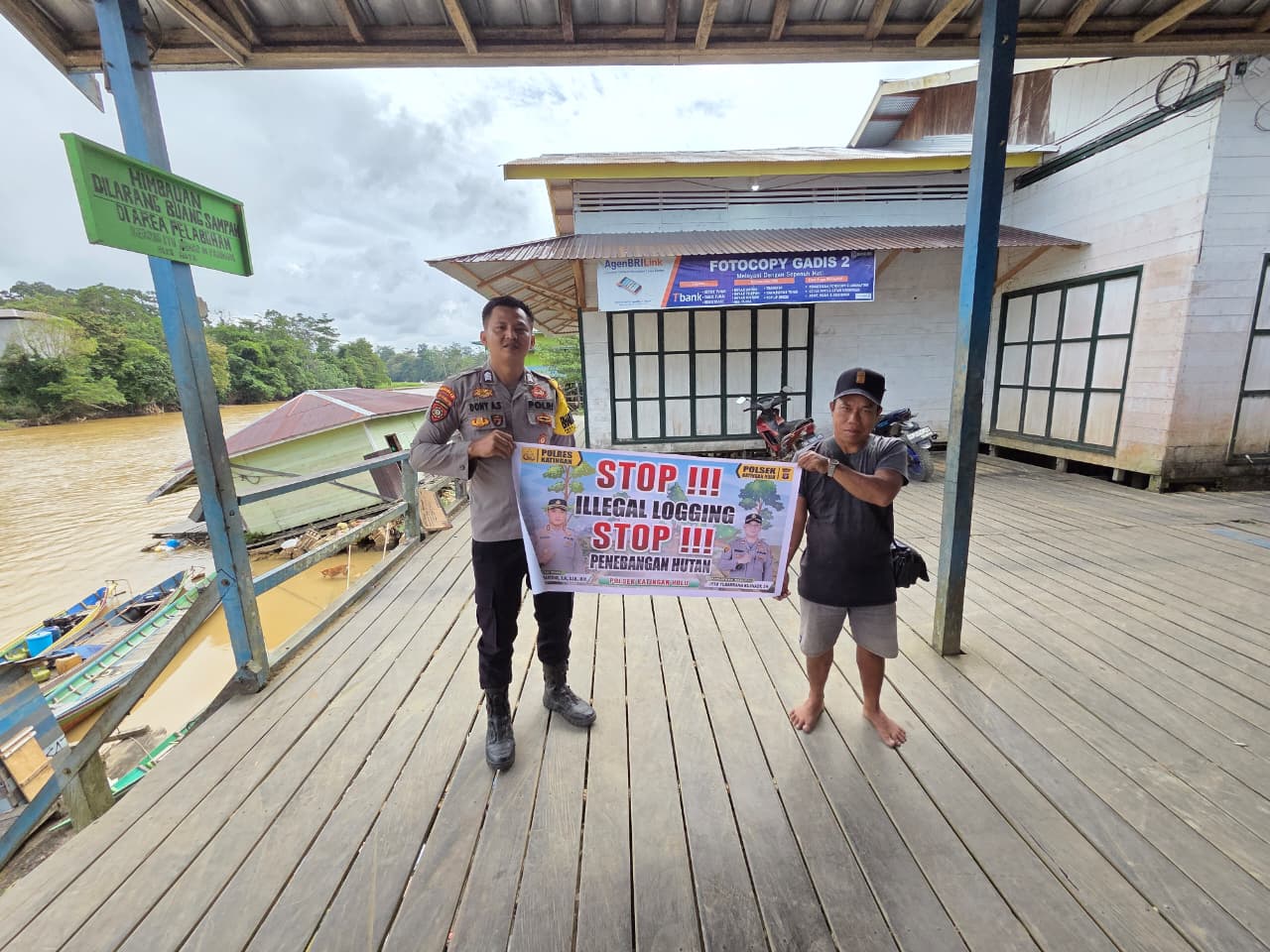 Upaya Pencegahan Penebangan Hutan secara Liar (Ilegal Logging), Bhabinkamtibmas sosialisasi kepada masyarakat.