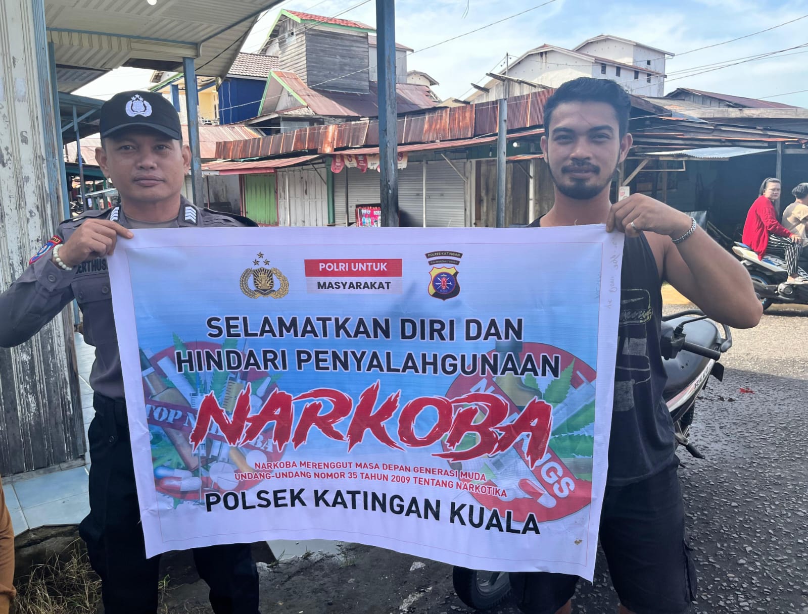 .Bhabinkamtibmas Polsek Katingan Kuala Edukasi Bahaya Penyalahgunaan Narkoba Ke Masyarakat