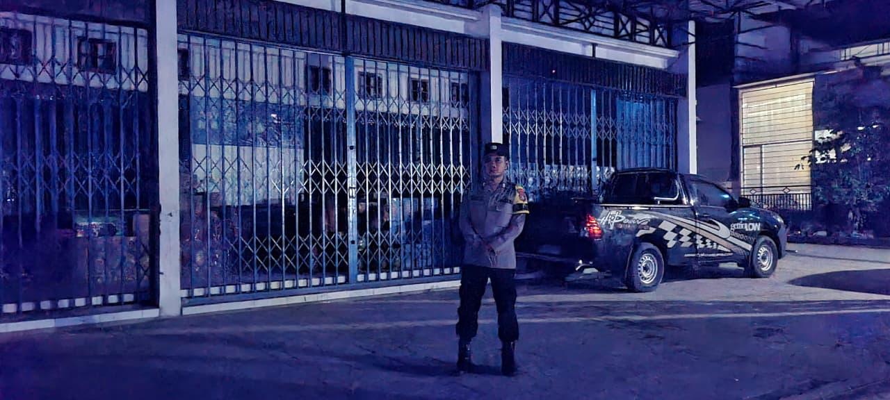 Piket Polsek Patroli kepertokoan diwilkum Polsek Sematu Jaya