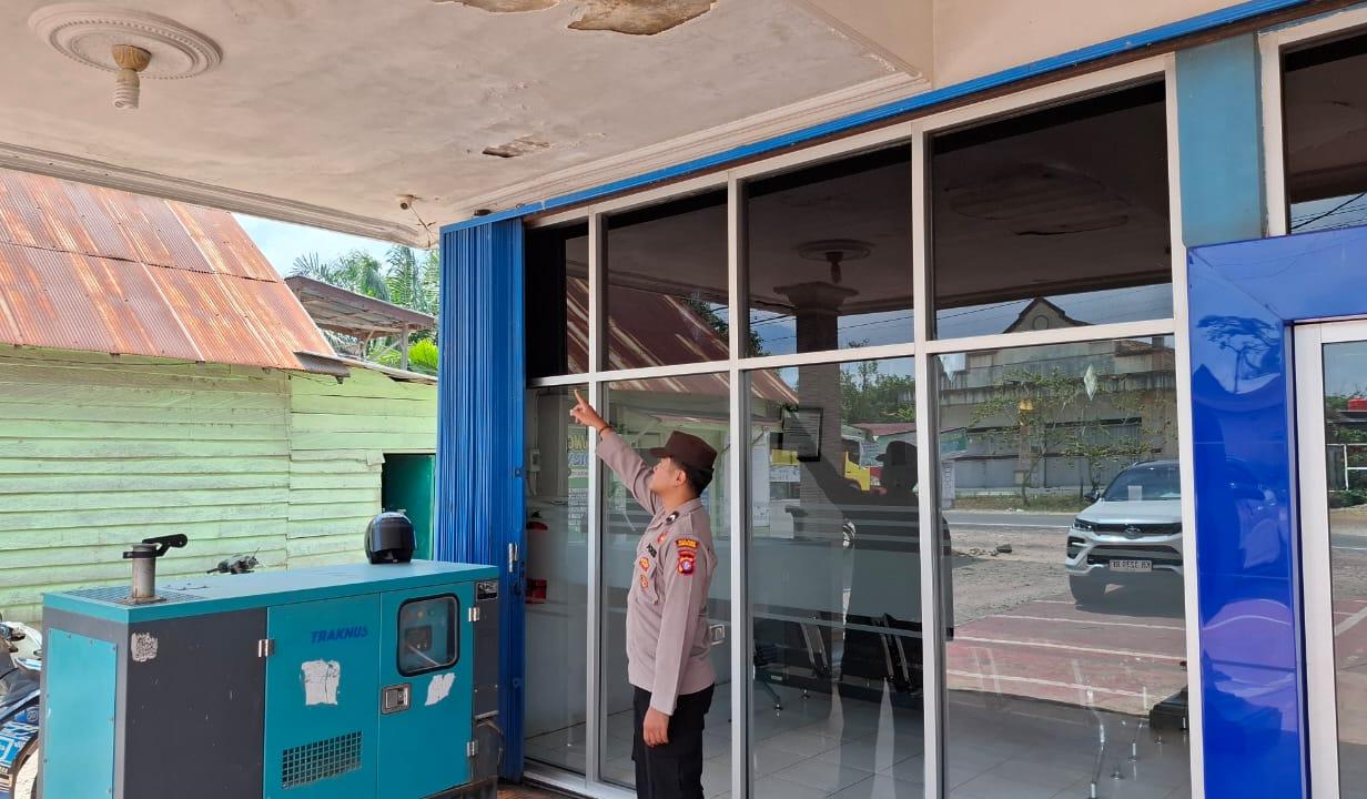 Anggota Polsek Sematu Jaya yang di pimpin langsung, Aipda Erizki melaksanakan patroli dialogis di Megamart Kecamatan Sematu Jaya guna memelihara siskamtibmas di wilayah Hukum Polsek Sematu Jaya.