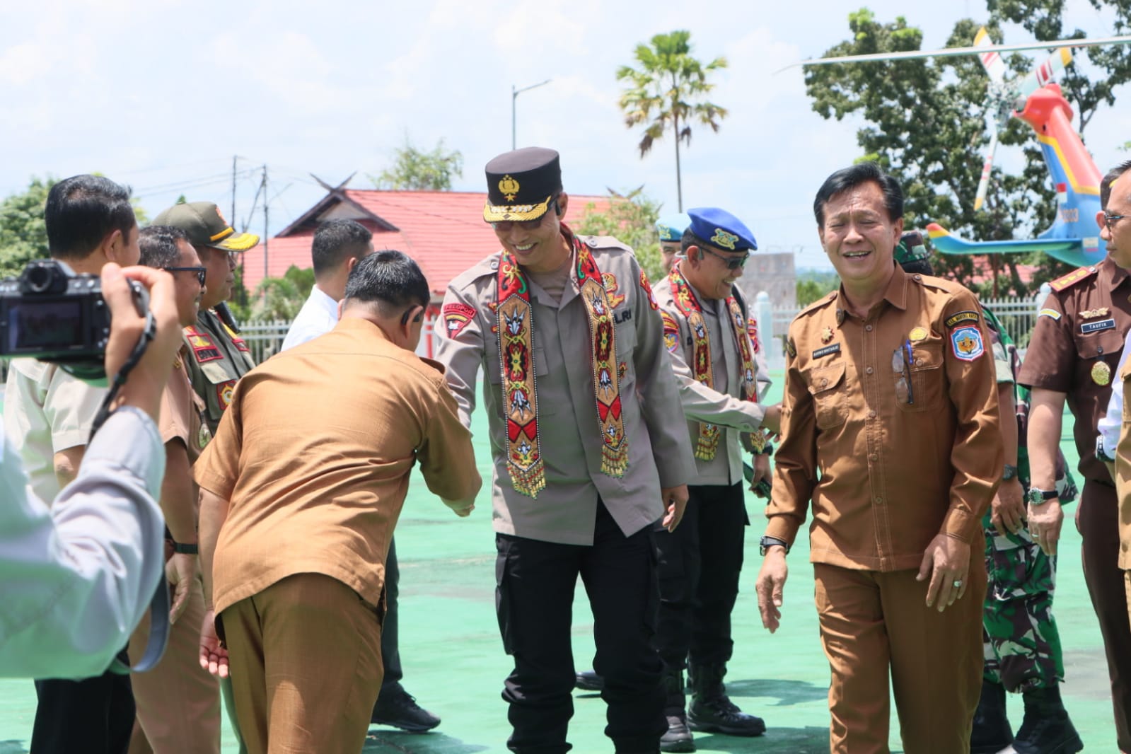 Perdana Kunjungi Mapolres Mura, Wakapolda Kalteng Disambut Hangat Kapolres Murung Raya Bersama Forkopimda