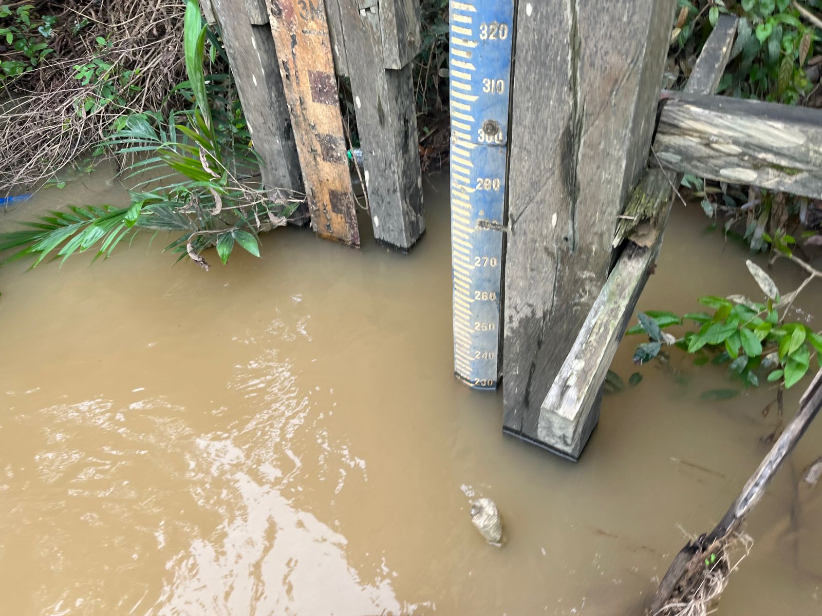 Piket Polsek Cek Debit Air Sungai Lamandau