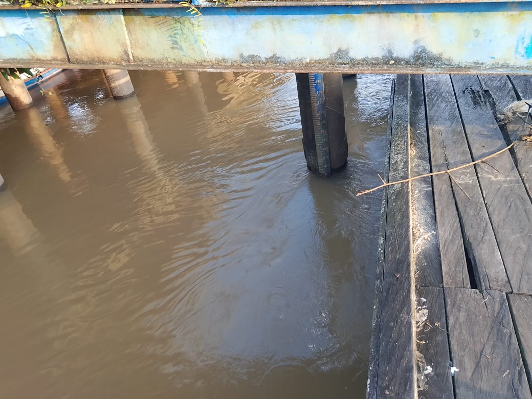 Piket Polsek Bulik Cek debit air di Kelurahan Nanga Bulik