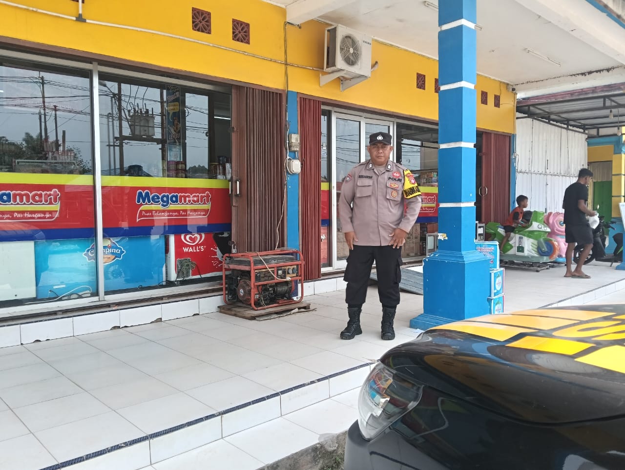 Cegah Gangguan Kamtibmas, Piket Polsek Sematu Jaya Patroli ke Pertokoan