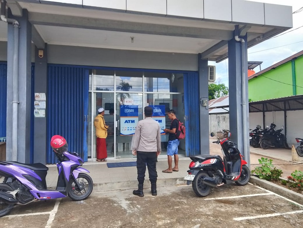 Polsek Bulik patroli bank dan ATM, pastikan keamanan objek vital tetap terjaga