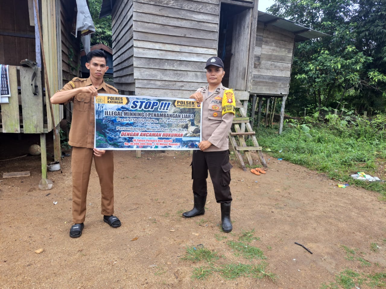 Upaya pencegahan Penambangan Emas Tanpa Ijin (PETI) di Kecamatan Katingan Hulu dan Bukit Raya, Bhabinkamtibmas sosialisasi kepada masyarakat.
