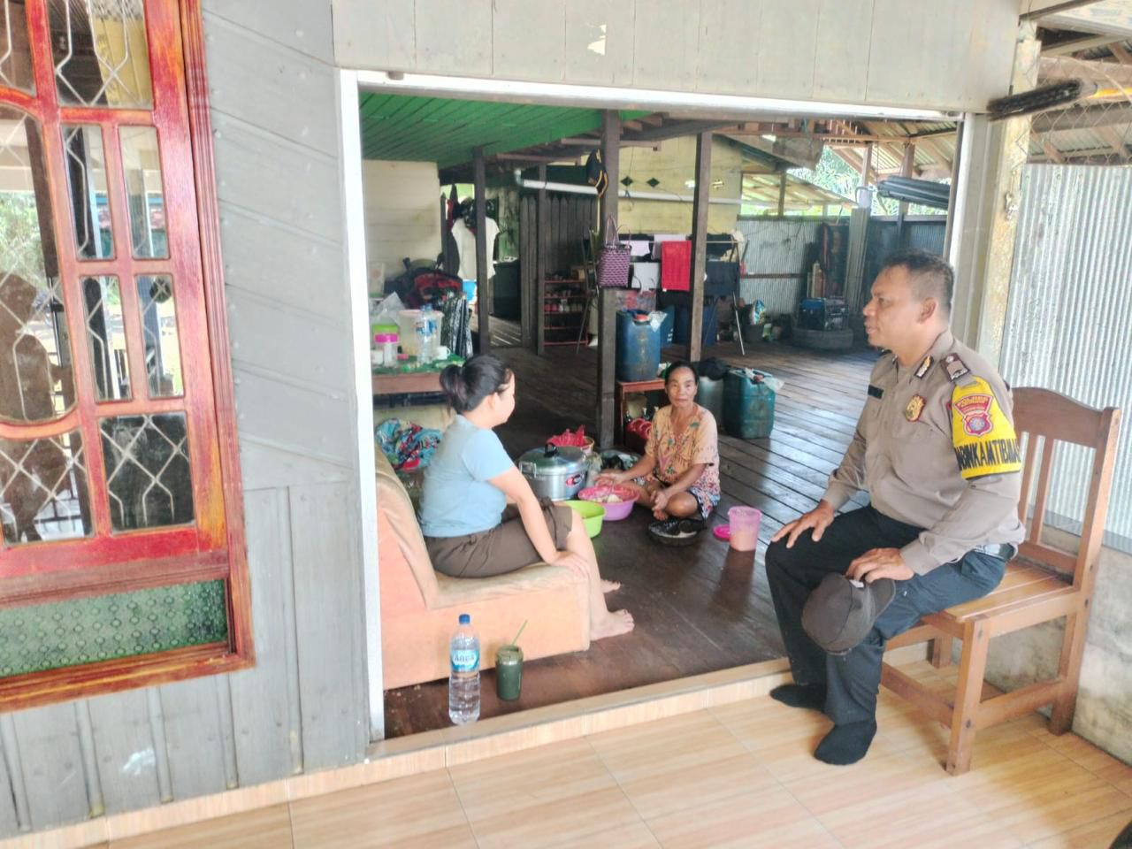 Perkuat Kamtibmas, Polsek Katingan Tengah Sambangi Warga