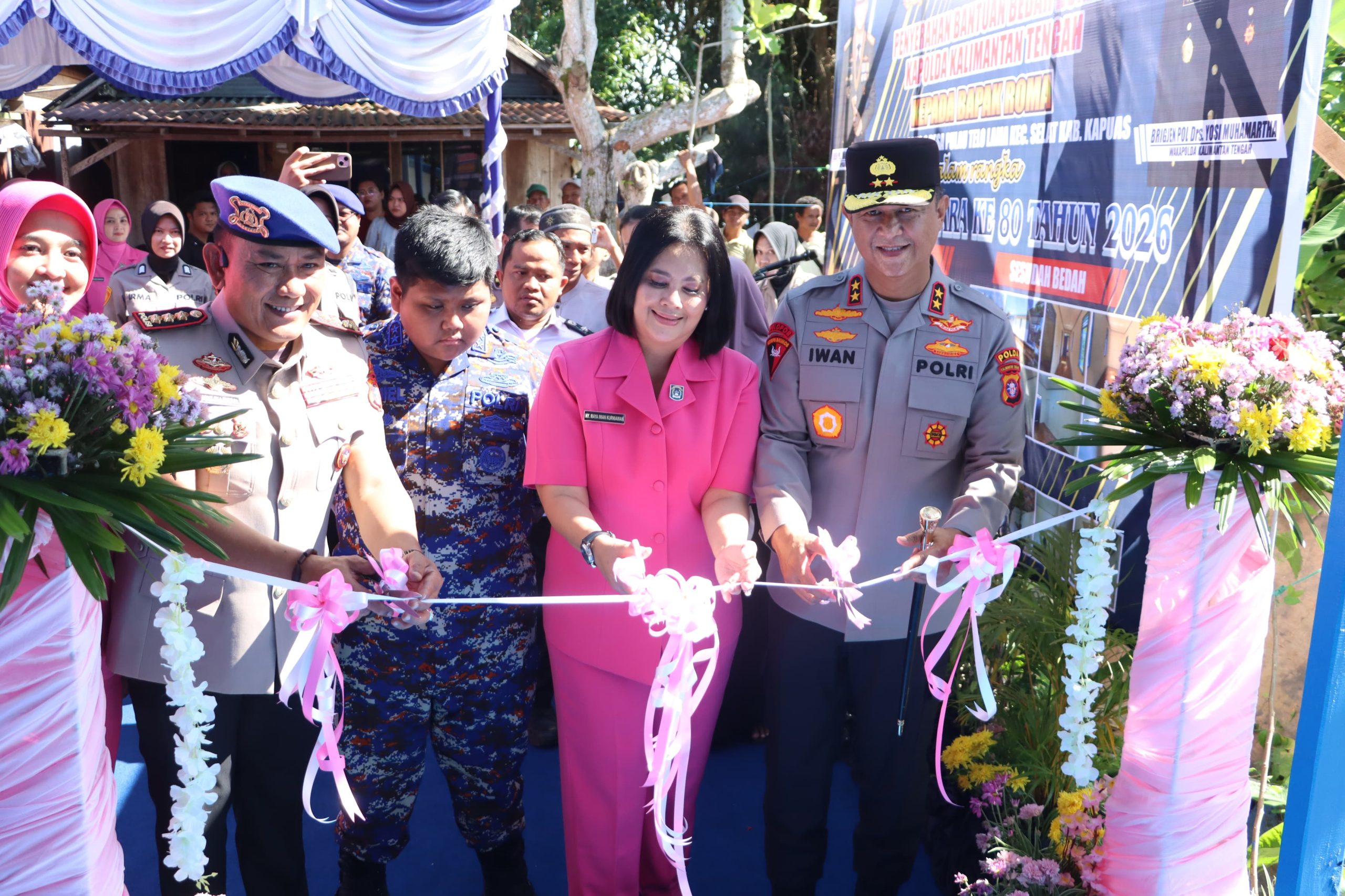 Polri Untuk Masyarakat, Kapolda Kalteng Resmikan Bedah Rumah Warga di Kapuas