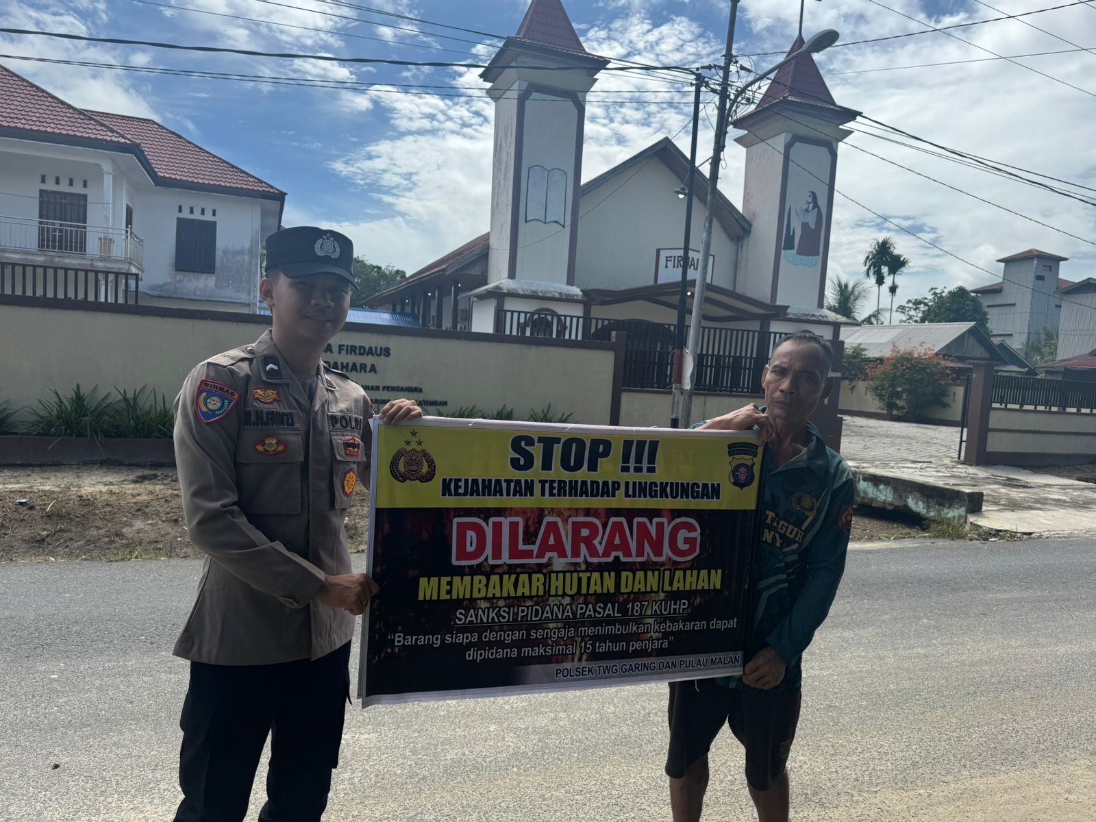 Ciptakan lingkungan sehat Polsek Tws Garing dan Pulau Malan sosialisasi Stop Karhutla.