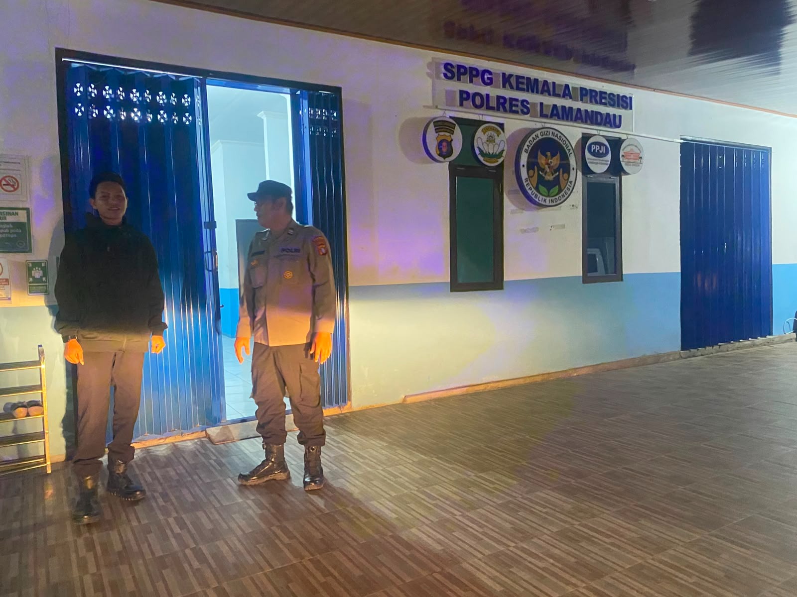 Polsek Bulik Sambangi SPPG, Pastikan Keamanan dan Kondusivitas Malam Hari