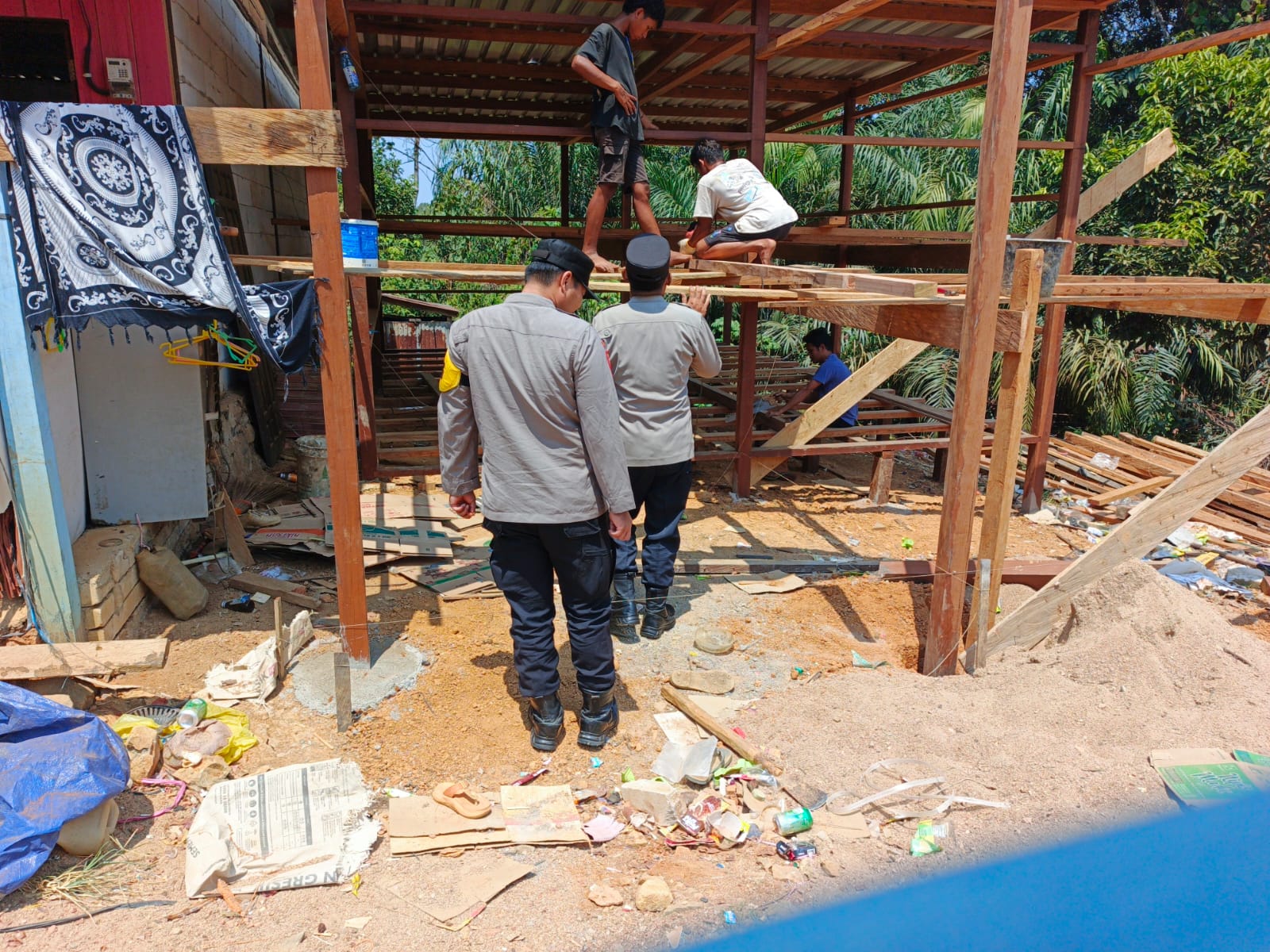 Polsek Lamandau Monitoring Aktivitas Masyarakat, Jaga Situasi Kamtibmas