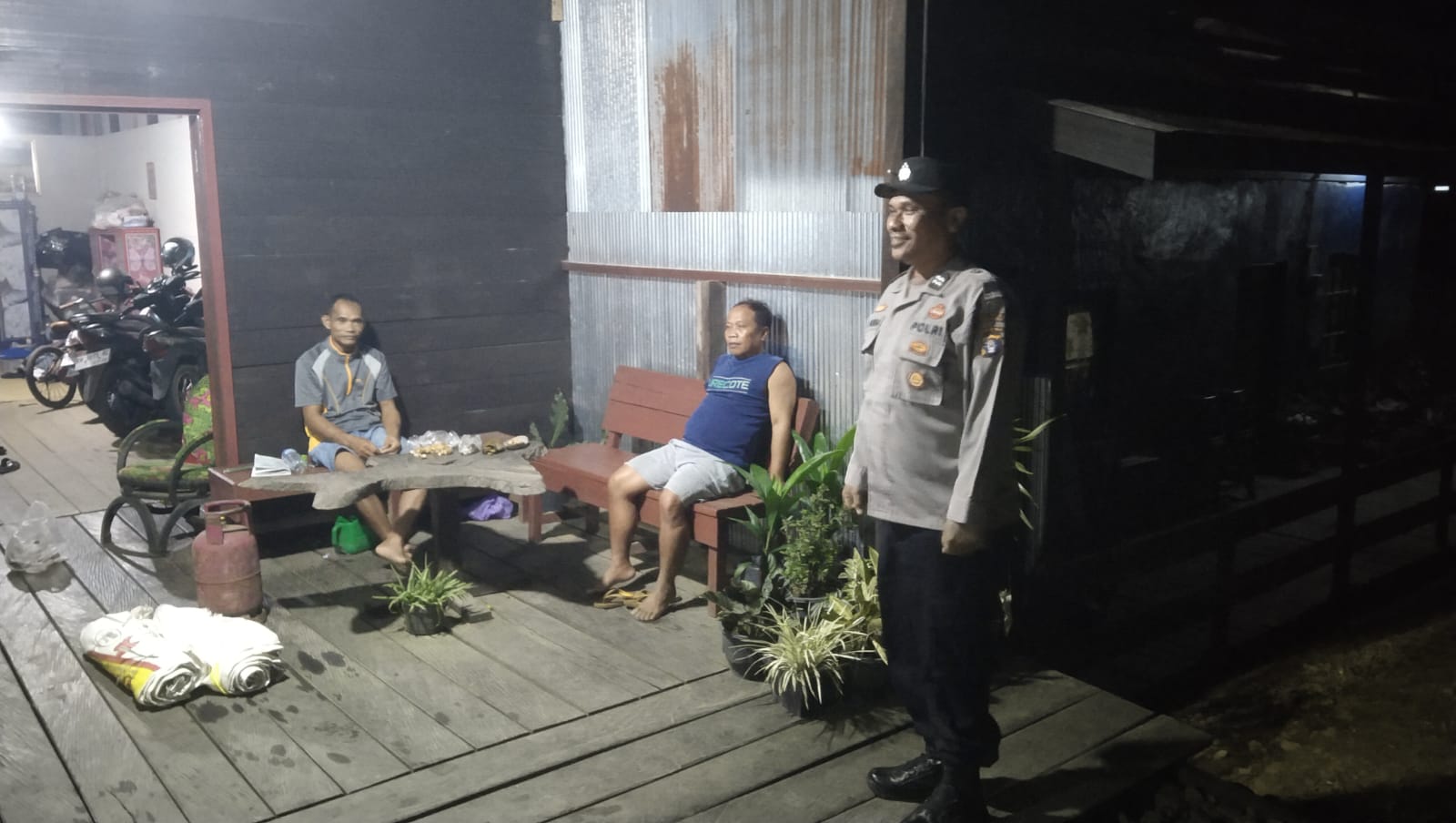 Polsek Delang Laksanakan Patroli Sambang, Perkuat Kehadiran Polri di Tengah Masyarakat