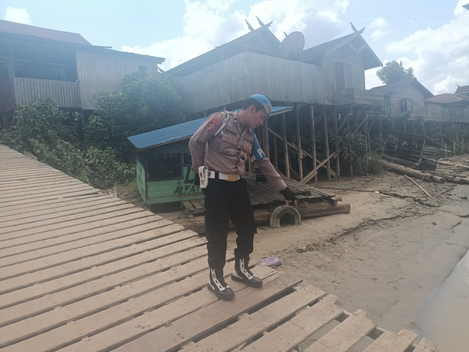 Selama Sungai Katingan Mengalir, Polsek Marikit Tak Pernah Abai Memantau