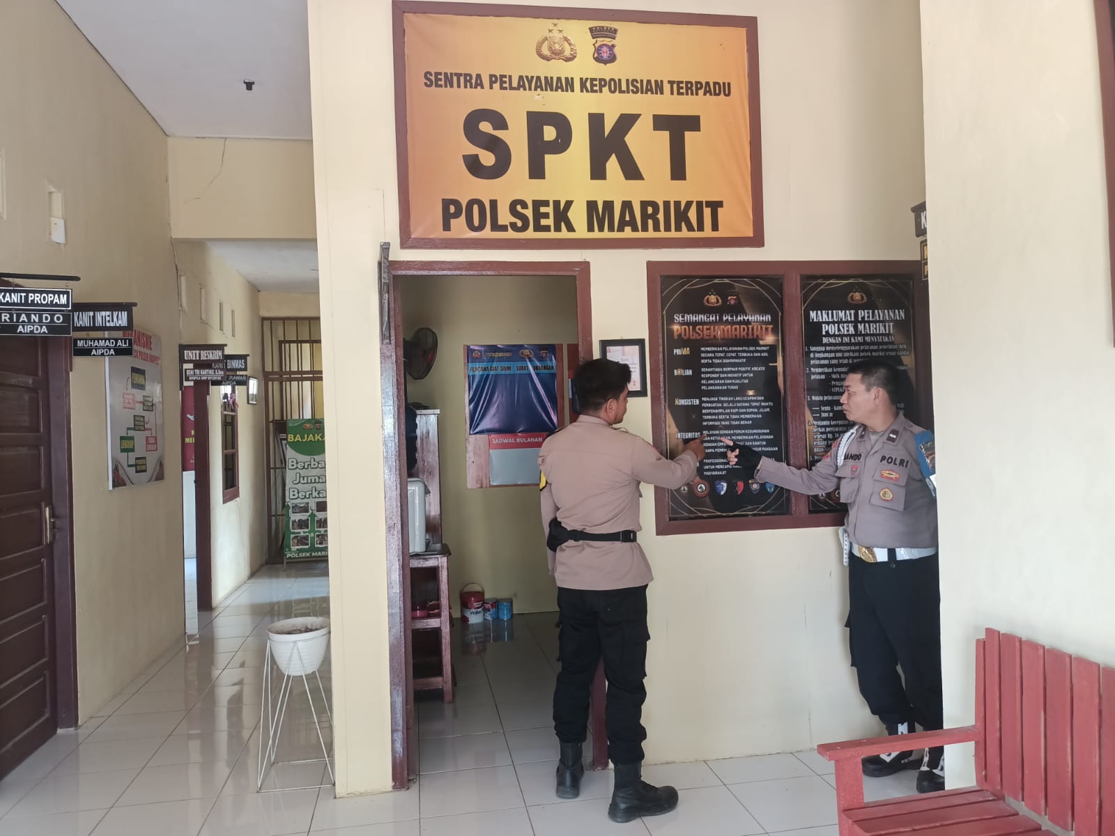 Sigap Menjaga, Piket Mako Polsek Marikit Tulus Melayani Masyarakat