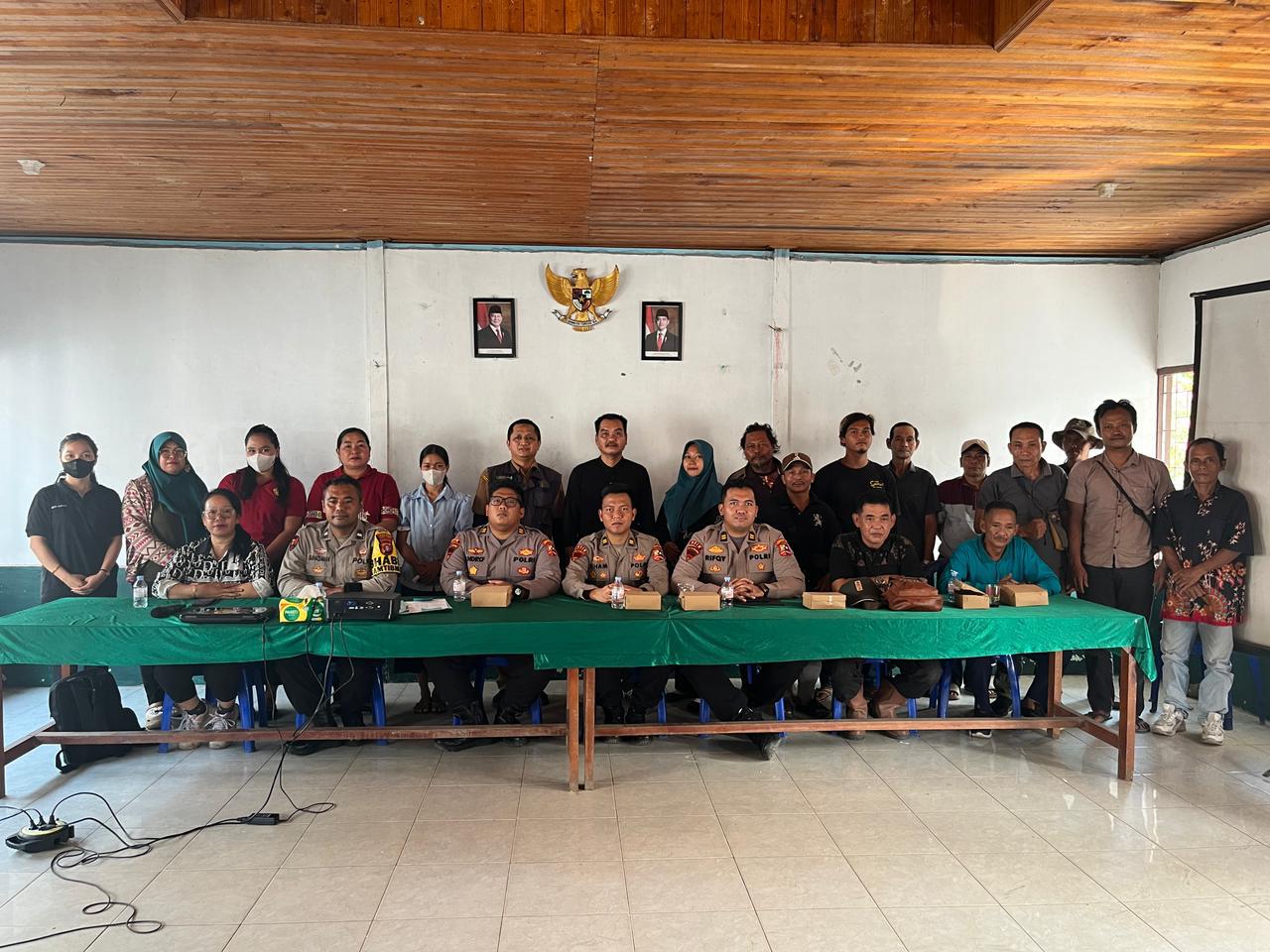 Bersama KBO Satbinmas dan Bhabinkamtibmas, Mahasiswa STIK Lemdiklat Polri Edukasi Warga Bangun Kesadaran Bahaya Karhutla*