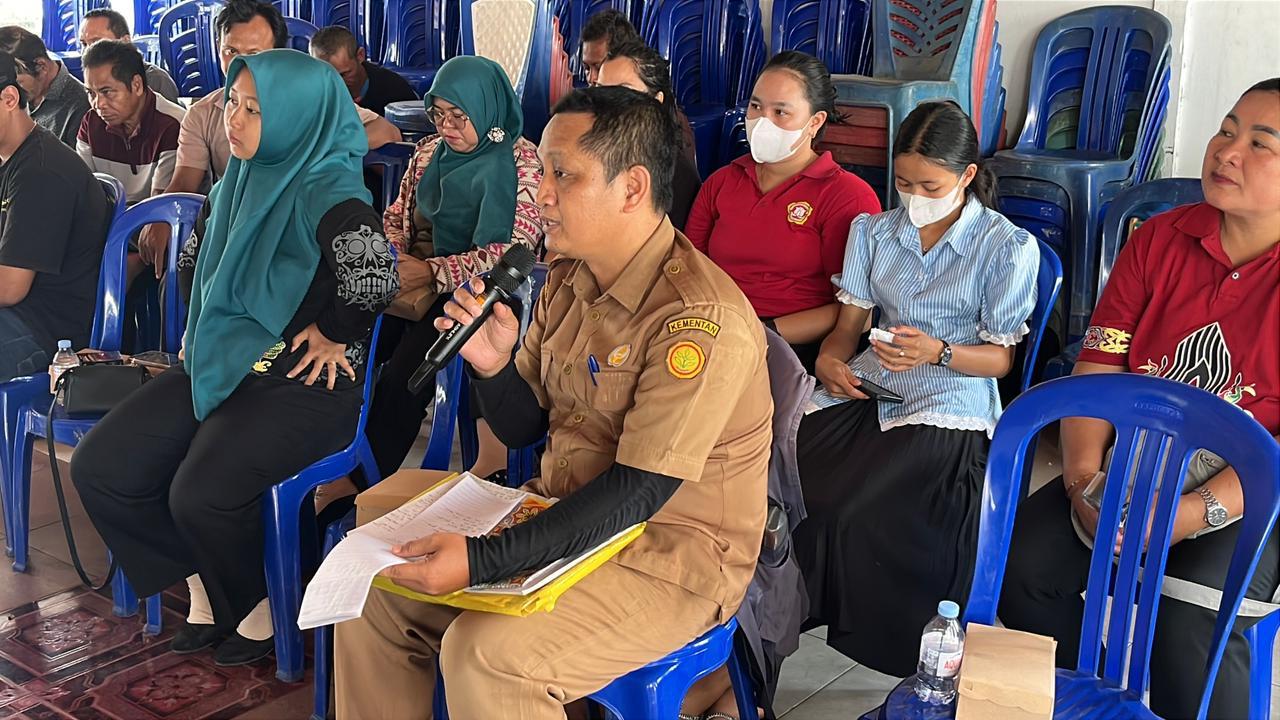 Gelar Diskusi Bersama Masyarakat Desa Siong, Satgas Edukasi Polda Kalteng Bahas Strategi Lindungi Lingkungan dari Bahaya Karhutla