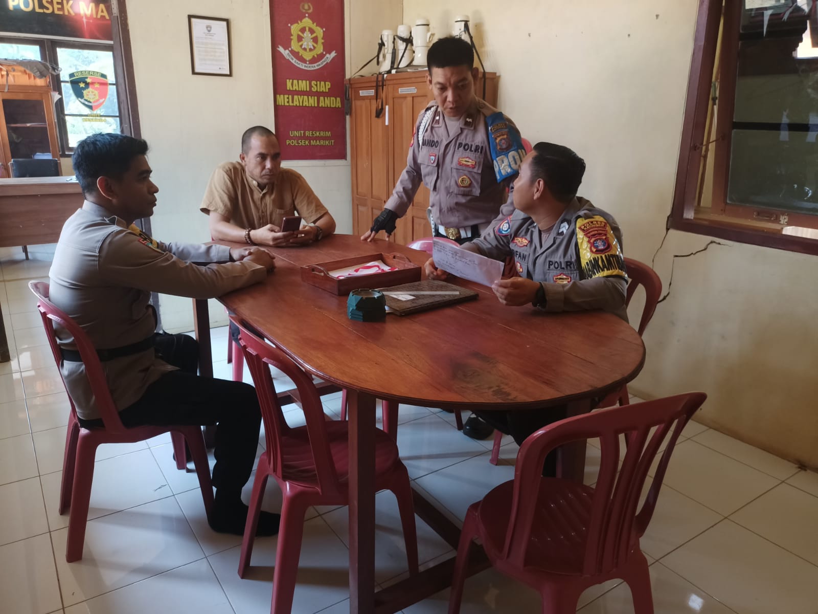 Perkuat Iman dan Integritas, Polsek Marikit Ikuti Binrohtal melalui Zoom Meeting