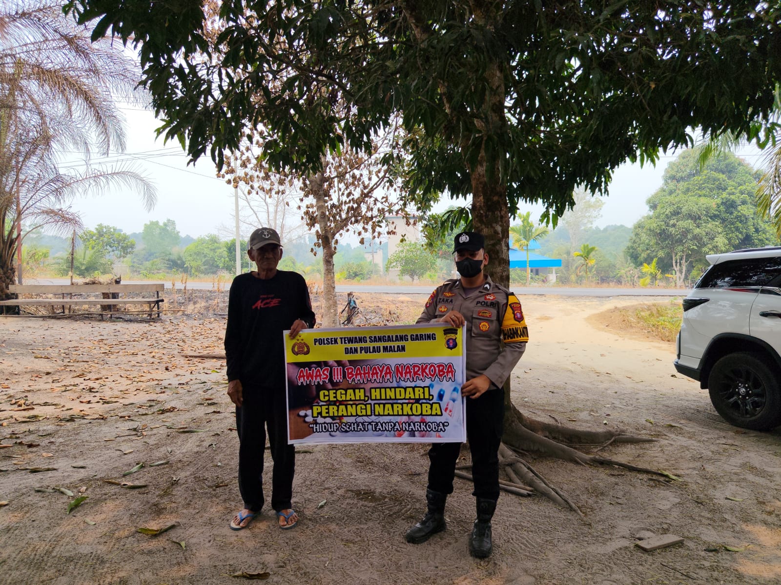 Melalui Imbauan dan media spanduk, Polsek Tewang Sangalang Garing dan Pulau Malan Imbau Warga Tidak Terjerumus Penyalahgunaan Narkoba.