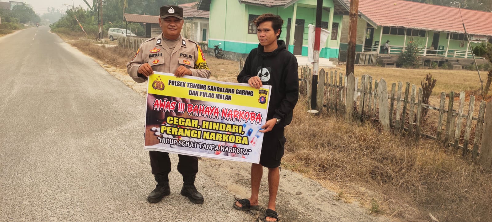 ‎Melalui Media Spanduk, Polsek Tewang Sangalang Garing dan Pulau Malan Imbau Warga Tidak Terjerumus  Penyalahgunaan Narkoba.