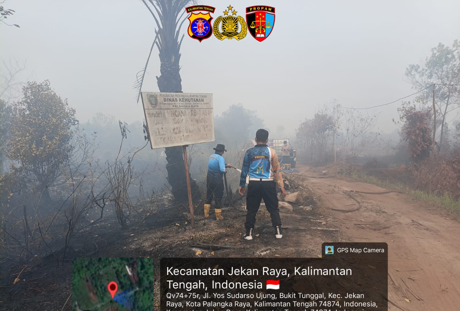 Cegah Bencana Kabut Asap, Satgas Karhutla Bidpropam Polda Kalteng Padamkan Kebakaran Lahan di Yos Sudarso Ujung