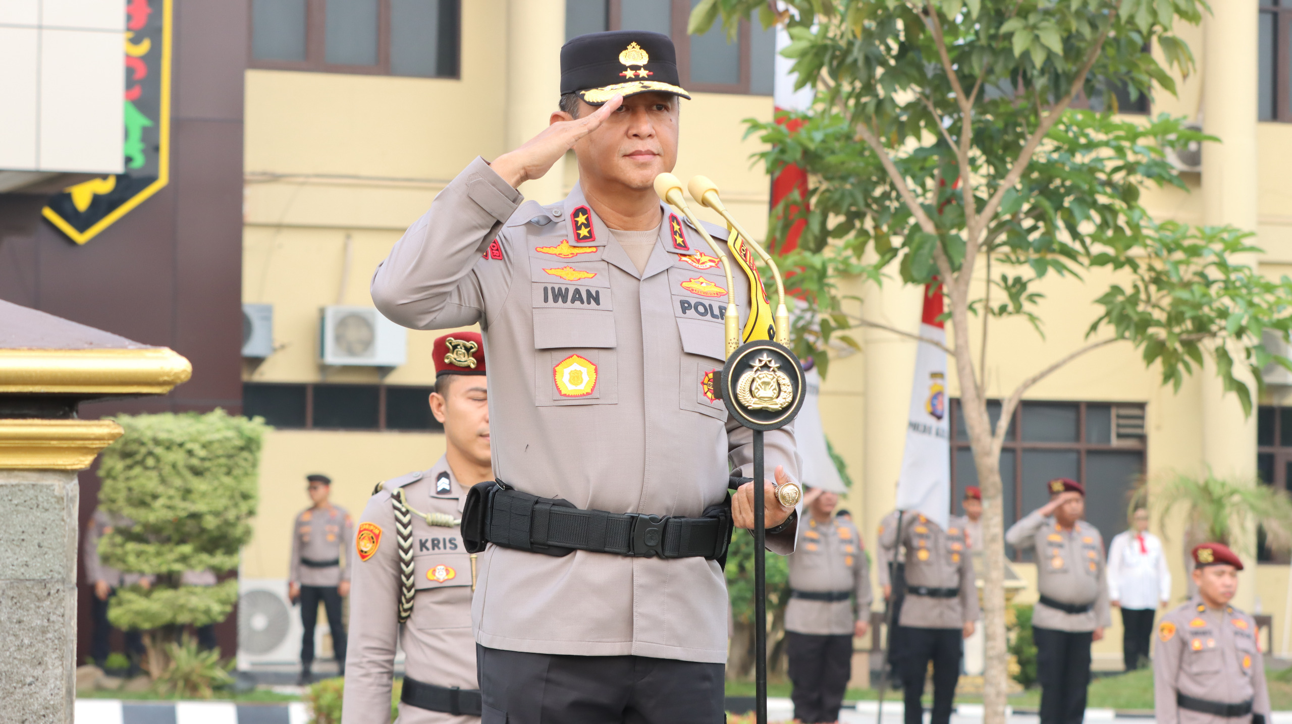 Polda Kalteng Gelar Upacara Peringatan Hari Olahraga Nasional ke-43