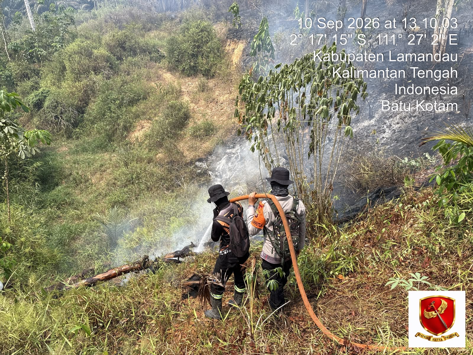 Brimob Kalteng Padamkan Karhutla di Desa Batu Kotam Lamandau