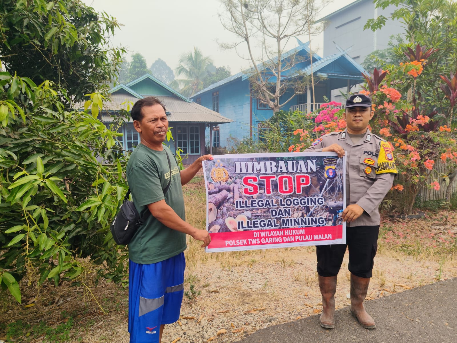 Upaya pencegahan ilegal logging dan mining Bhabinkamtibmas Polsek Tws Garing dan Pulau Malan gencar gencar rutin sosialisasi larangan ilegal Logging dan Mining.Upaya pencegahan ilegal logging dan mining Bhabinkamtibmas Polsek Tws Garing dan Pulau Malan gencar gencar rutin sosialisasi larangan ilegal Logging dan Mining.