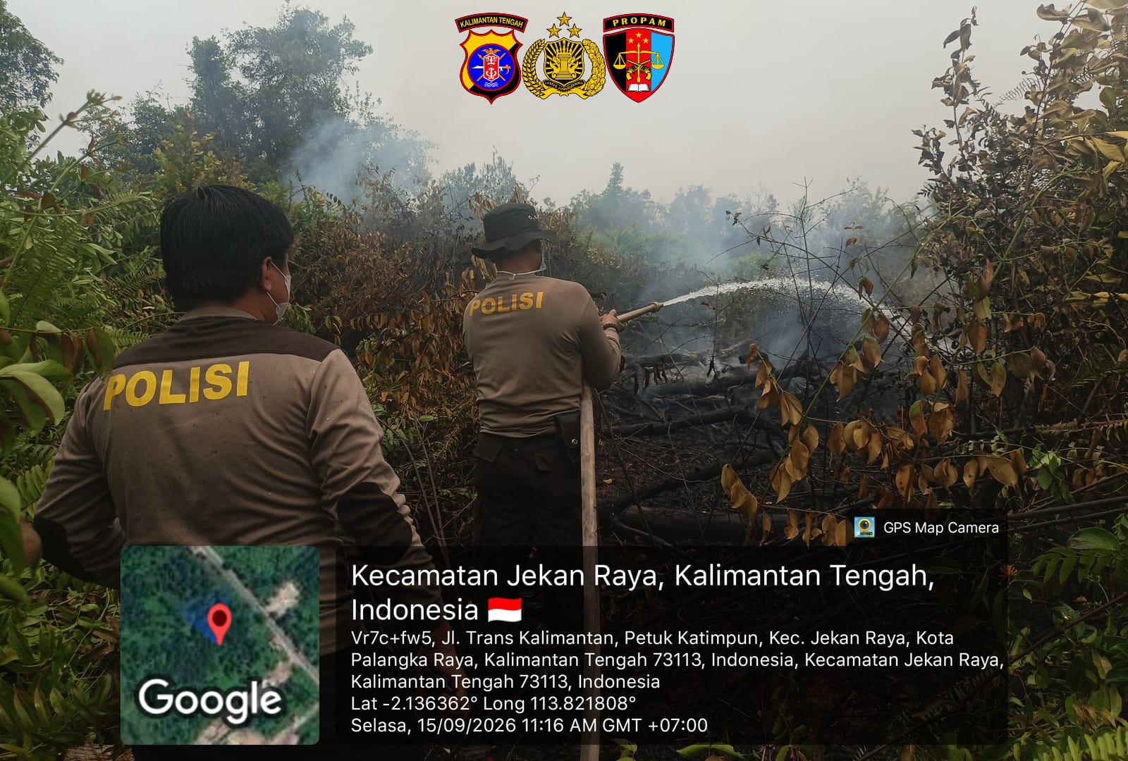 Penuh Semangat, Satgas Karhutla Bidpropam Polda Kalteng Padamkan Kebakaran Lahan di Petuk Ketimpun