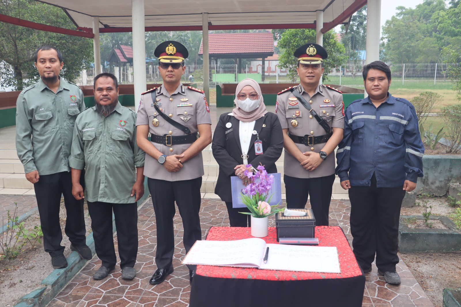 Ziarah Rombongan dan Tabur Bunga di TMP Sanaman Lampang Sambut Hari Lalu Lintas Bhayangkara ke-71