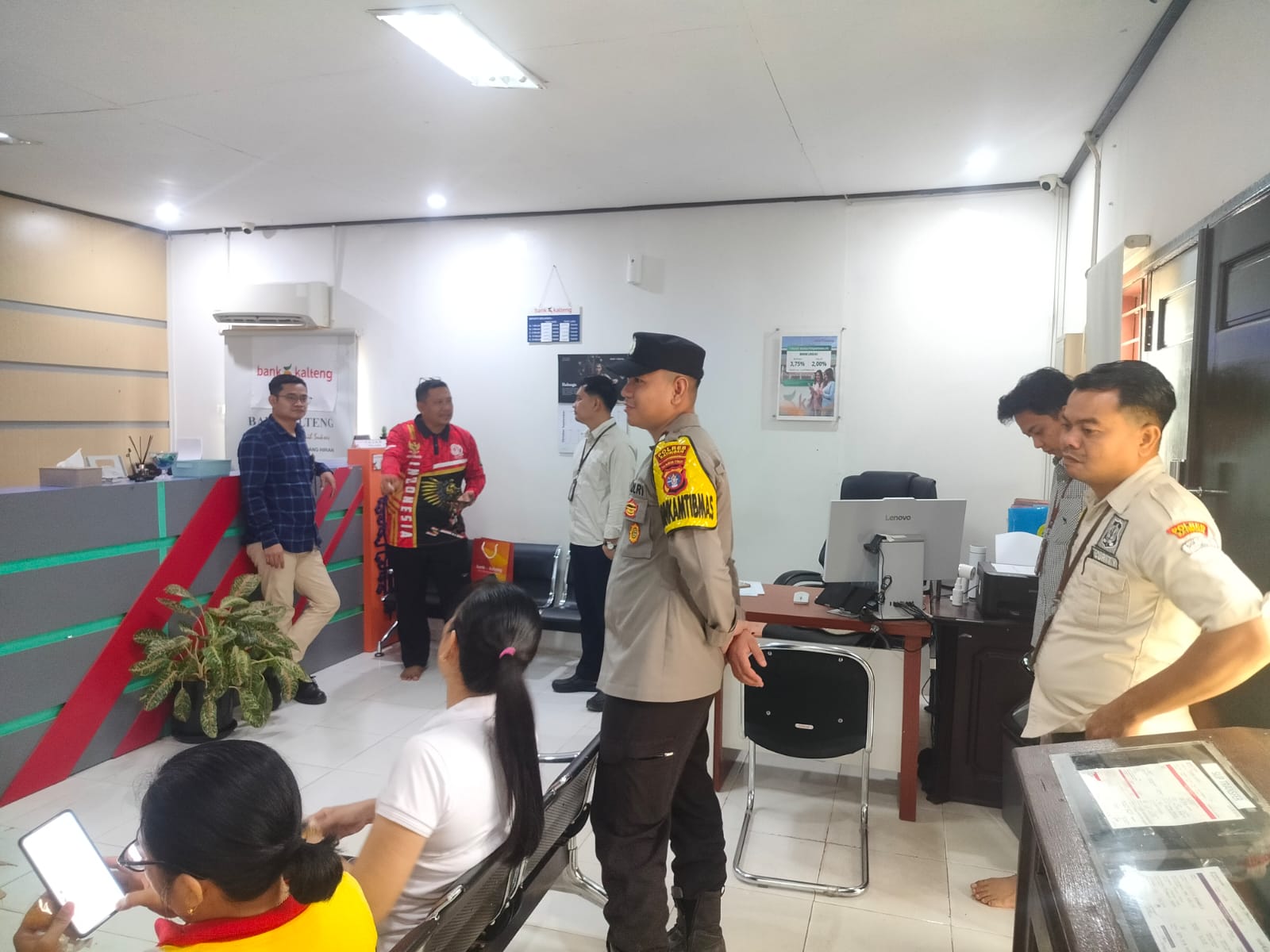 Patroli Siang Humanis, Polisi Hadir Pastikan Marikit Tetap Aman