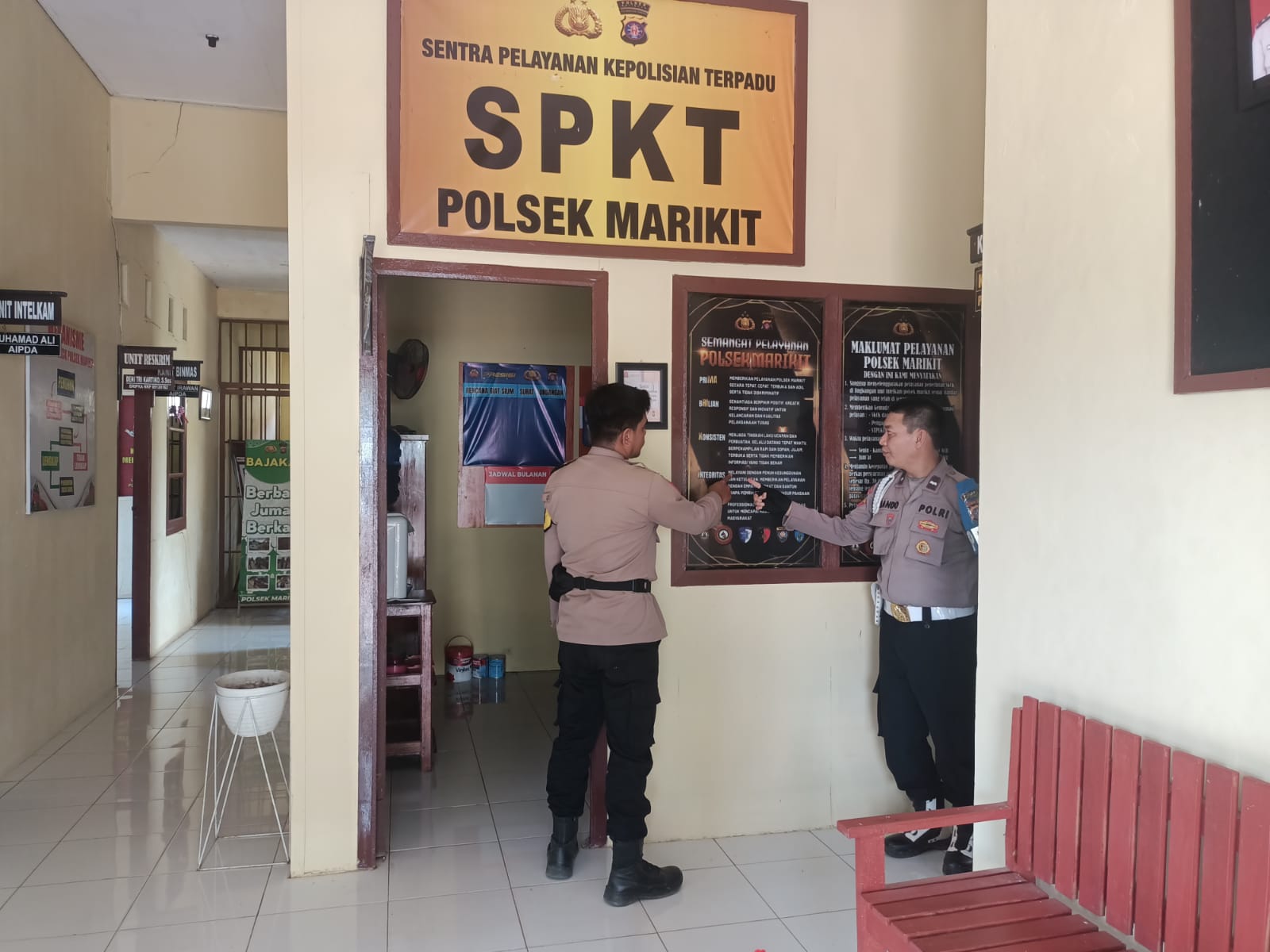 Integritas Tanpa Batas: Personel Piket Mako Polsek Marikit Siaga Menjaga Kepercayaan