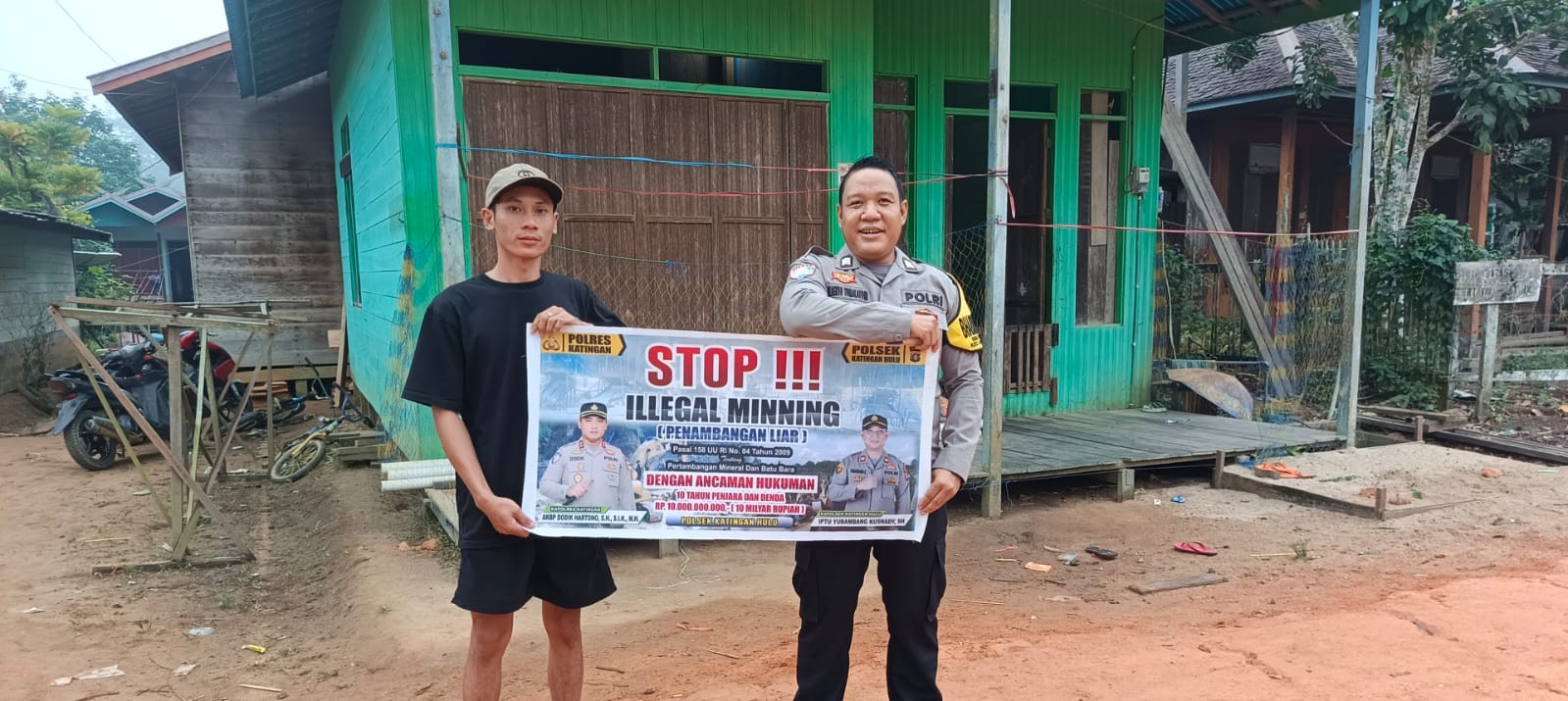‎Upaya pencegahan Penambangan Emas Tanpa Ijin (PETI) di Kecamatan Katingan Hulu dan Bukit Raya, Bhabinkamtibmas sosialisasi kepada masyarakat.‎