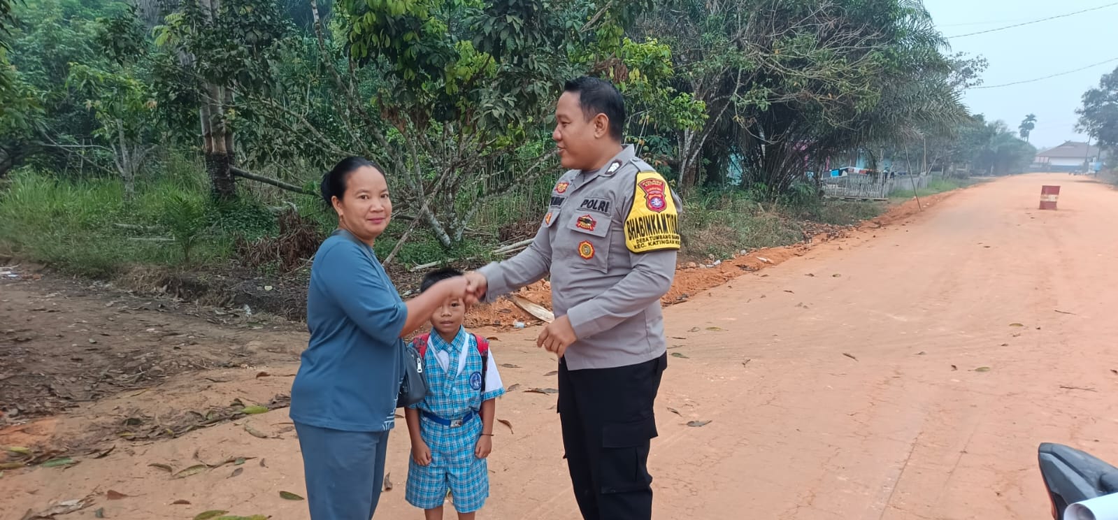 ‎BHABINKAMTIBMAS POLSEK KATINGAN HULU SAMBANGI WARGA.